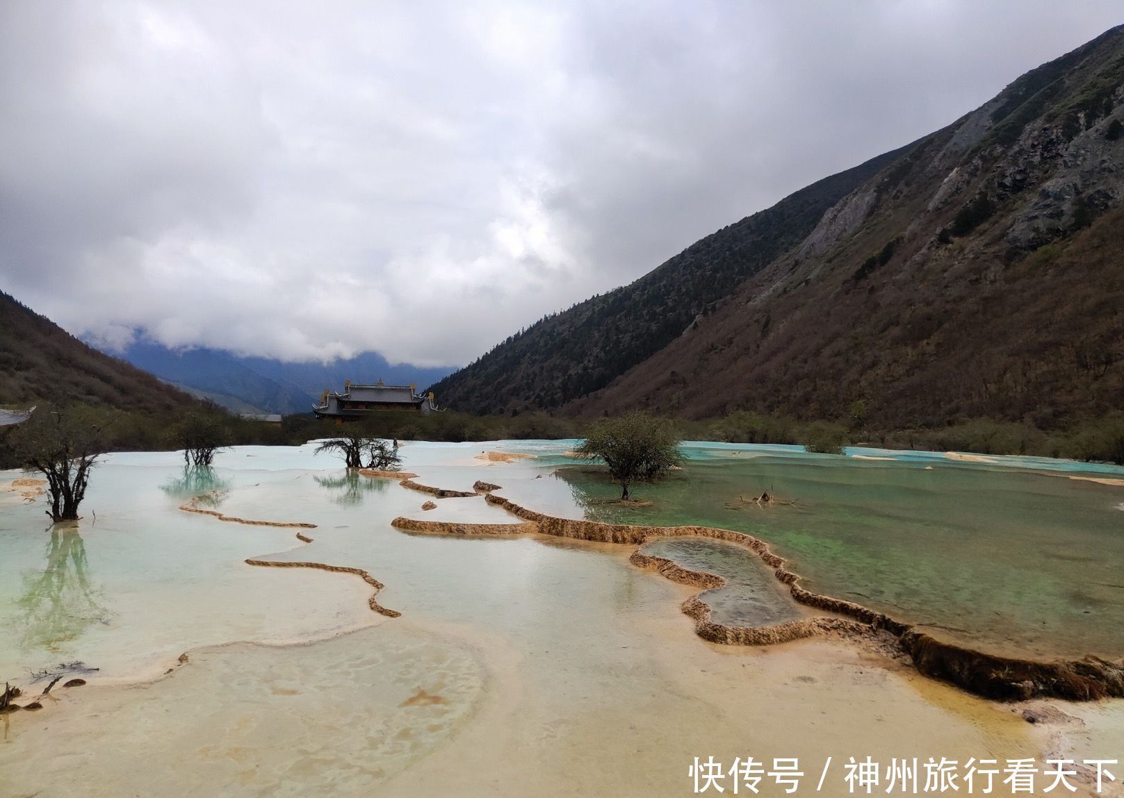 看网友旅游交流，四川旅游6天路线推荐，当地评价好的优秀导游，四川成都旅游景点攻略