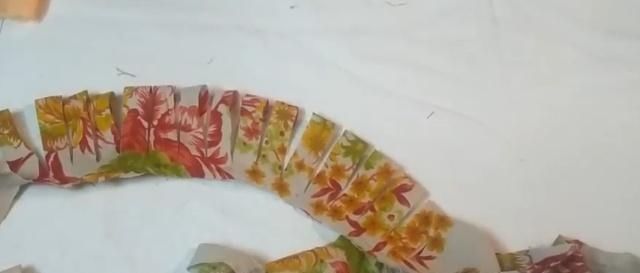 主妇|旧衣服扔掉太浪费了，天才主妇把它做成垫子，坐着舒服又省钱