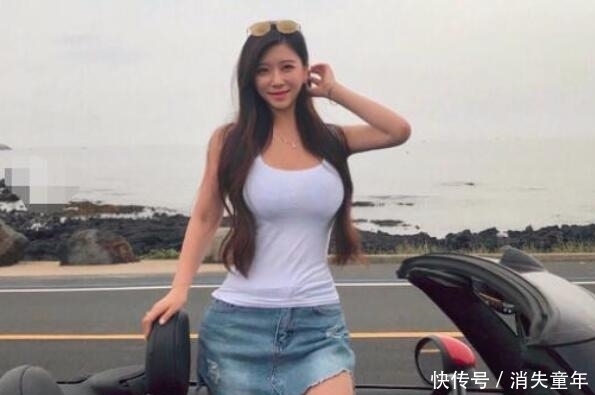 气质|路人街拍:好看的紧身牛仔裤小姐姐,散发迷人气质!