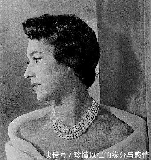 玛格丽特公主 玛格丽特对此五股项链情有独钟,四次出现在生日肖像中,厉害了!