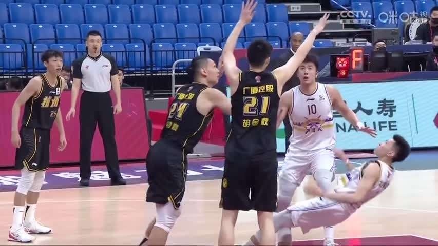 发声|深夜2点!马布里公开发声,广厦悍将恶意伤人?孙铭徽灵魂拷问