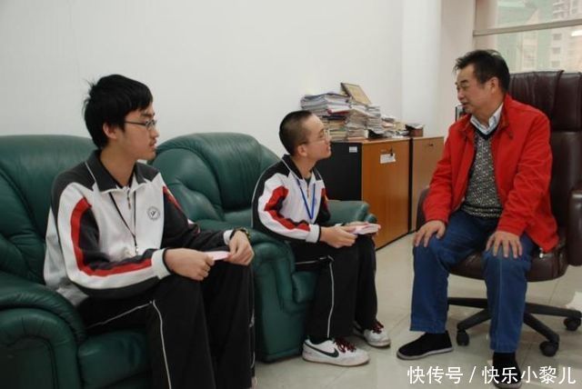 扎克伯格|如果你家娃身上有这3个坏习惯,恭喜,说明脑力超常,父母别干涉