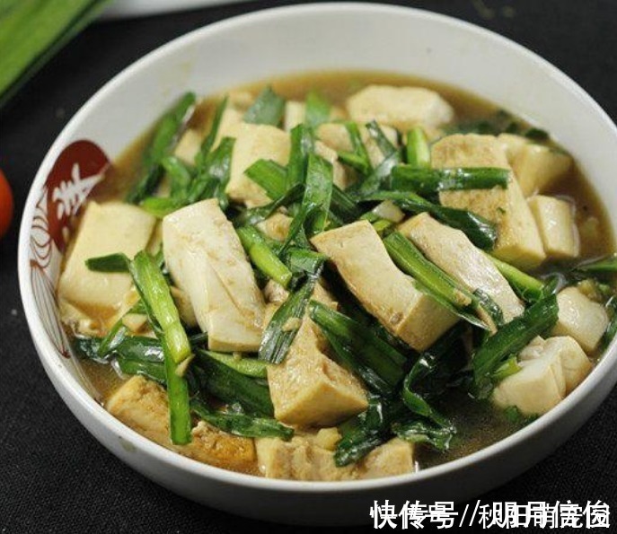 菜肴|韭菜别再包饺子了，和此物是绝配，美味下饭，补钙质，肠道通畅了
