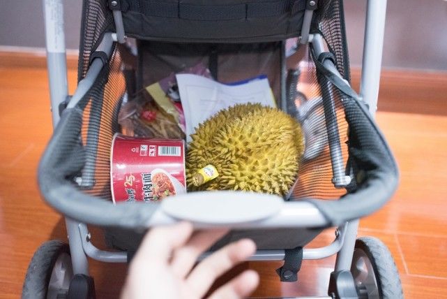 宝宝|婴儿车是一个好帮手,但一定要正确使用