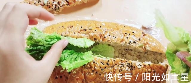 甜瓜|互为对方做饭挑战!软糖彩虹布丁VS巨型热狗,谁差点把气球当香肠!