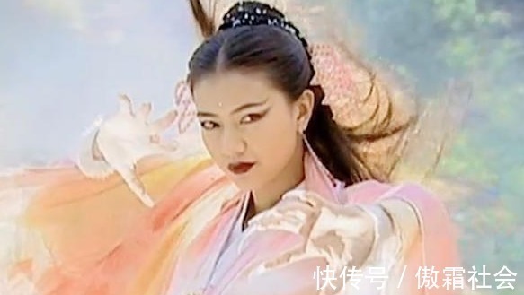 九阴真经&同样练九阴白骨爪,为何黄衫女能秒杀周芷若?周伯通说出了原因