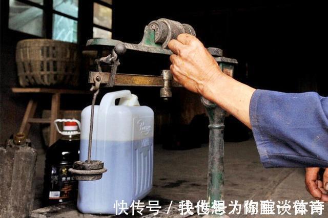 炒菜用啥油?油炸用啥油?食用油别乱用,选对油炒菜香,油烟少