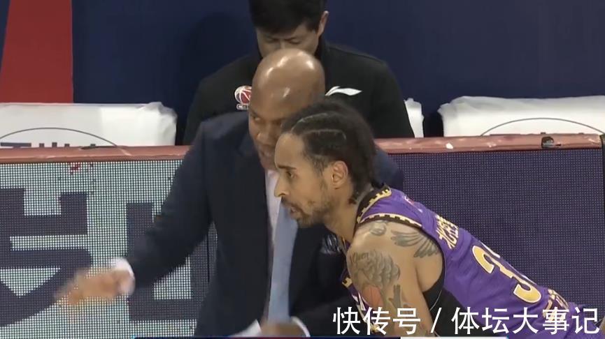 北控|马布里摇头!北控三名后卫低迷,一共助攻3次,新外援不如弗格