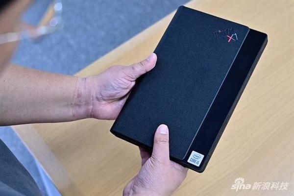 电脑|首款折叠屏电脑ThinkPad X1 Fold初上手：小机身有大空间