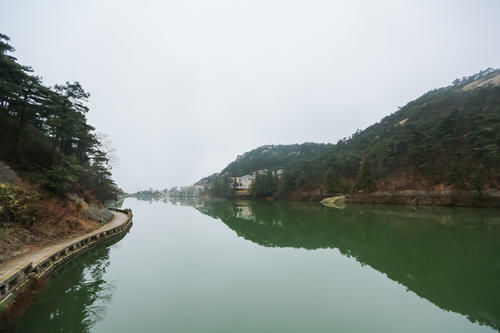 安徽名山中藏着一绝美高山湖，琉璃曾在此取景，如同仙境媲美天池