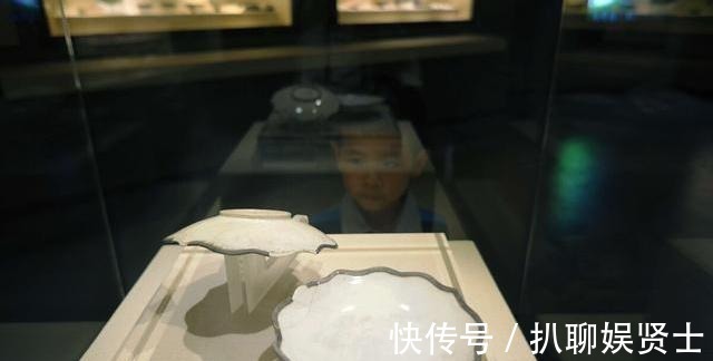 茶碗|黑瓷茶具的崛起,引发饮茶方式的巨大转变:从唐代煎茶到宋代点茶