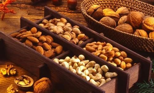 小薇|一文讲清楚高血脂的饮食“宜忌”，把吃出来的高血脂吃回去