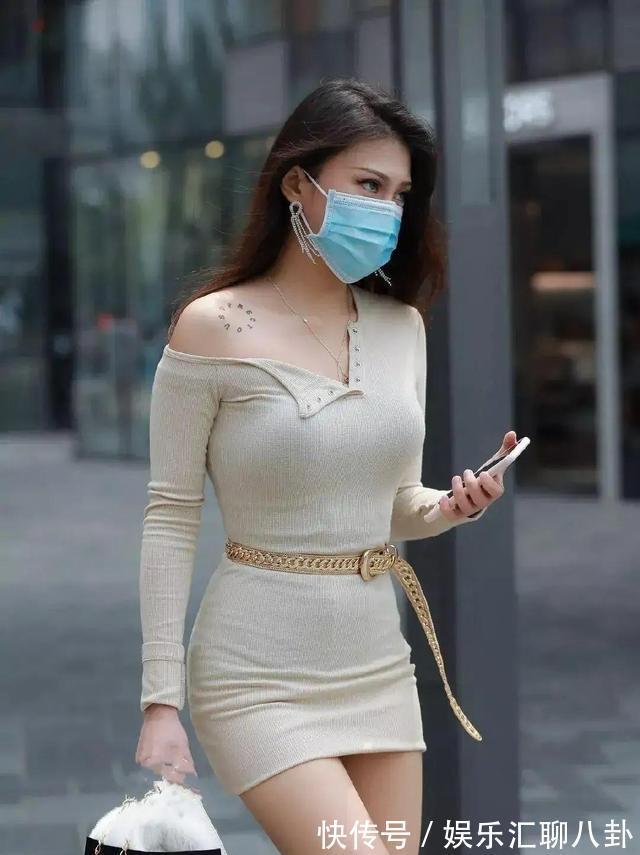 内衣|走在街上的连衣裙美女很容易引人注目,非常好