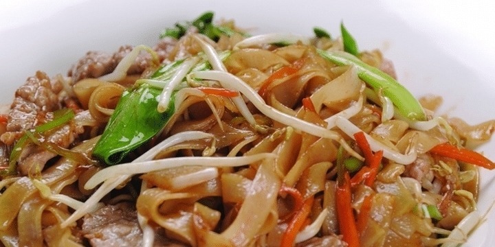 想吃炒面别再出去买，教你在家做，鲜香味美，好吃又劲道，特下饭