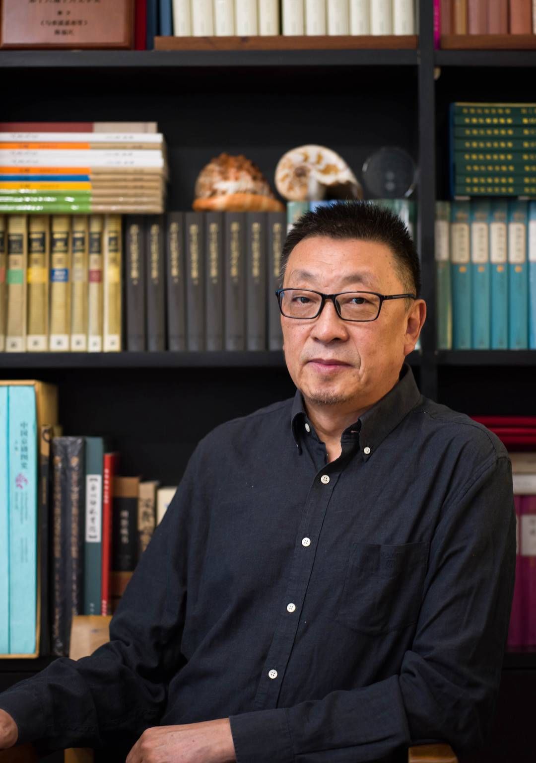 封面新闻！封面专访｜陈福民：发挥文学笔法，呈现历史面貌，积多年之功深度探索“北纬四十度”