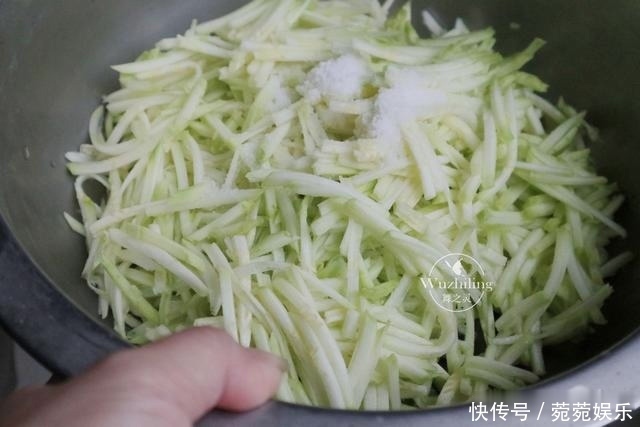 天冷包包子,不塌陷口感松软,照我方子做,一次就成功