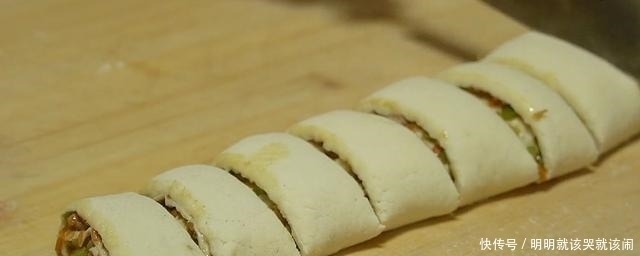 终于找到了！早餐最好吃的做法，不蒸不油炸，层层裹着馅料，真香