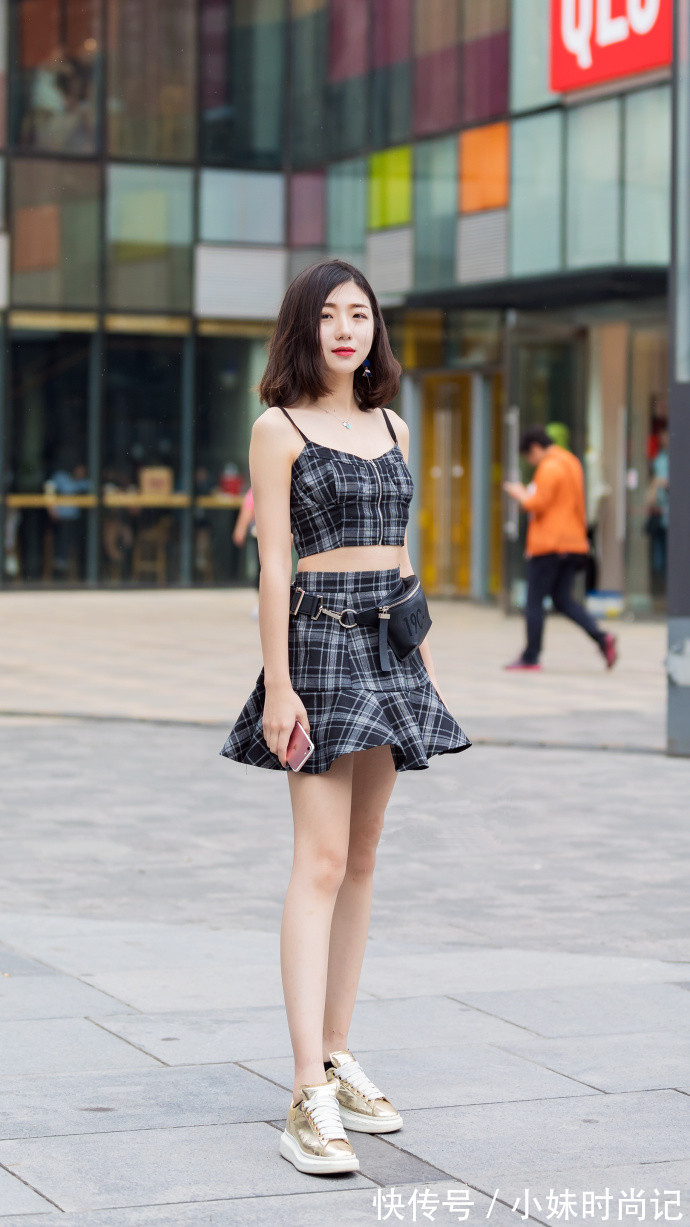 优雅|北京街拍,优雅时尚的搭配穿出女神范,展现凹凸迷人线条