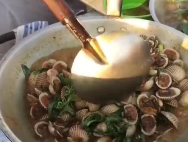 种海鲜|会“流血”的海鲜,是柬埔寨人的最爱,8块就能买一大盆