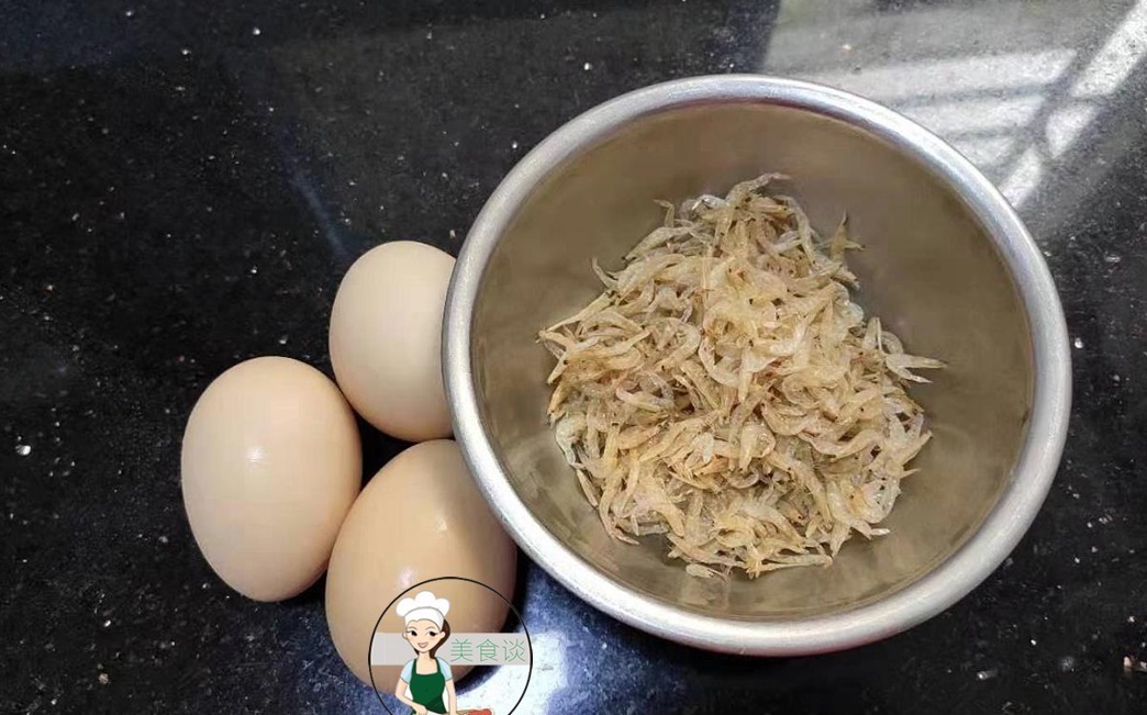 适合秋天吃的一道蒸菜，8分钟上桌，鲜甜补钙，三天两头给孩子做