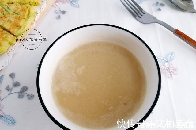 一个人的午餐不将就,一根西葫芦搞定,营养好吃,十分钟上桌