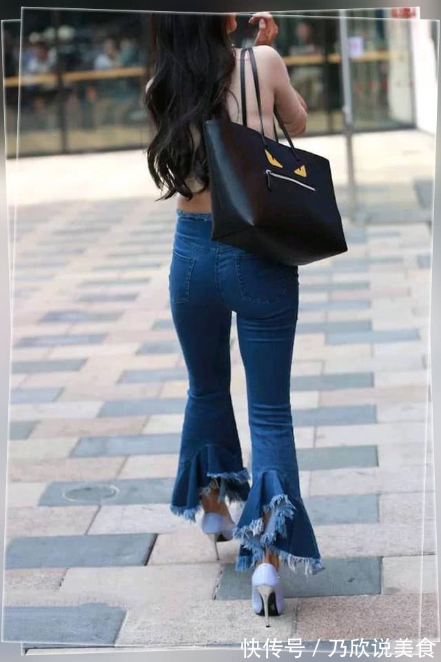 出身材 牛仔裤不但穿着舒服,而且很是显瘦,给人以时尚潮流的感觉
