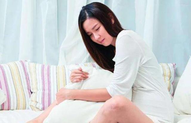 睡姿|孕晚期3种“睡姿”要不得,自己舒服了,但容易让胎儿缺氧