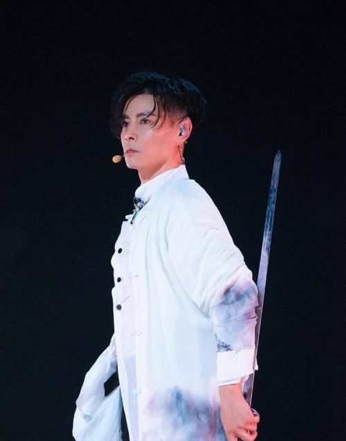 大佬|從沒人要到帶娃上分的大佬，這個被嘲軟飯男的男人在我眼里封神了