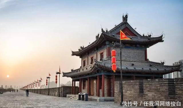 围墙|墙后那些事墙外是生活、墙内是约束,而你的选择会让我很期待着