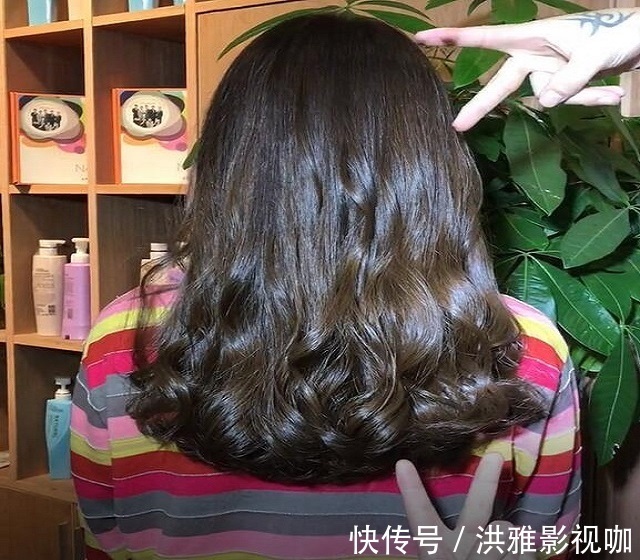 直发|45岁烫小卷不老,反而年轻5岁,比直发强10倍!头发稀少必备