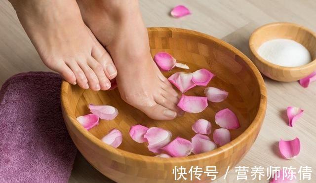 热水泡脚|养生从脚开始,夏天泡脚好处多,爱泡脚的人都知道