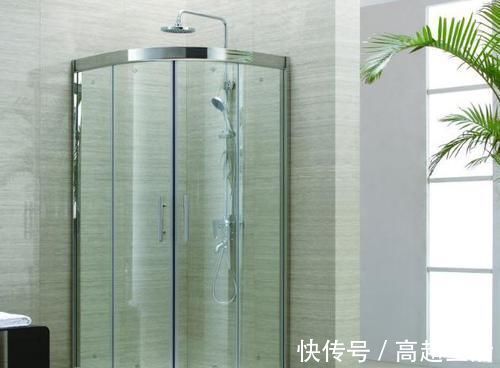 传统|家里别再装挂墙花洒了,现在都流行装这种,后悔没早知道