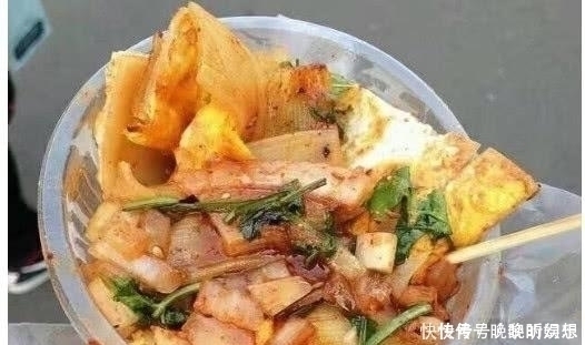 肉夹馍|假如你只有5块钱，5种小吃选一种买，我赌10包辣条，你会选4