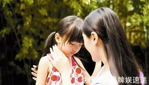 妈妈带9岁儿子参加同学聚会,回家后想看合照,发现已被踢出群聊