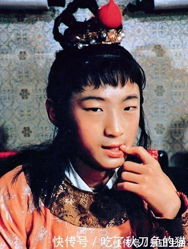 灯谜!贾元春省亲的时候,曹雪芹为何把贾环写病了,原因让人匪夷所思