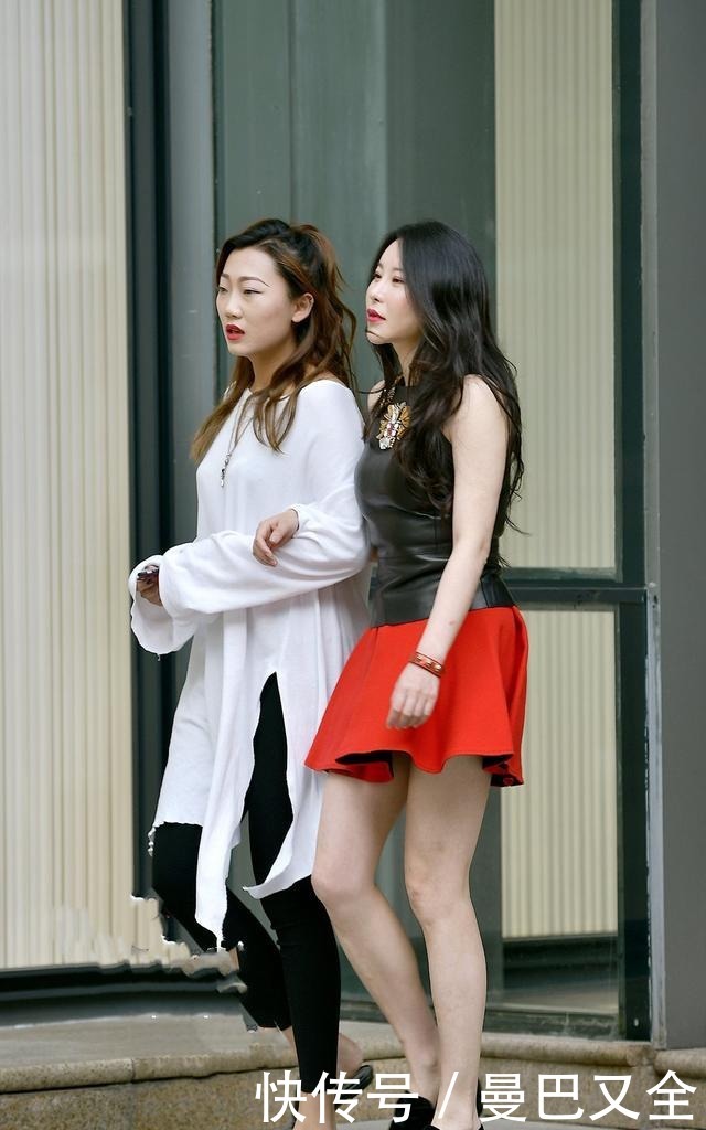 利用|时尚穿搭:两位美女利用不同的穿搭,让身姿更显轻盈灵秀