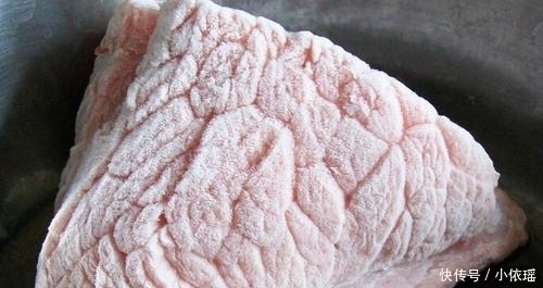 不论解冻什么肉,千万不要用水泡,高级大厨教我绝招,轻松就搞定
