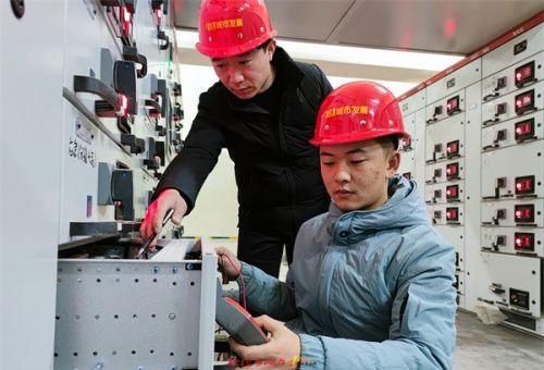 春节我在岗丨高相刚：用心点亮老街美丽景致