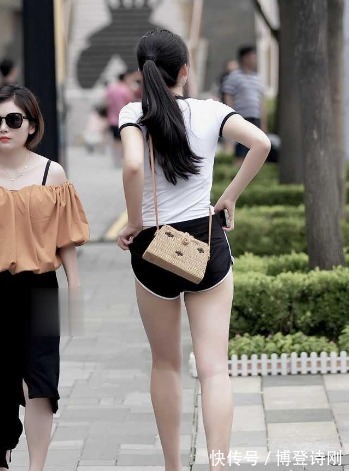 姑娘|假日的姑娘匆匆忙忙,这么“急”不知道要去哪