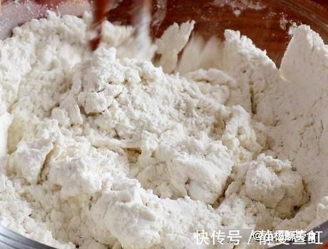 酵母粉|烙饼时,有人开水烫面,有人用低筋面粉?都不对,教你正确做法