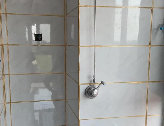 发霉|失败的装修“翻车现场”，好好的新房，却被这3个细节给糟蹋了