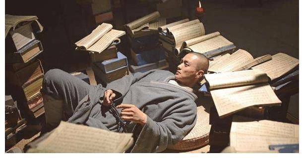 少林問道|導(dǎo)演跑了,演員自己執(zhí)導(dǎo),沒有衛(wèi)視買只好停播,如今卻在央視播出