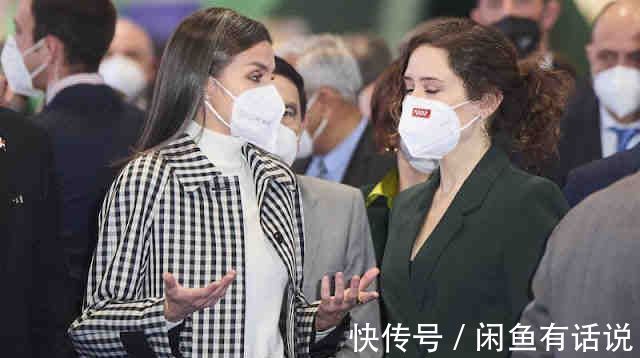 王后 西班牙王后头发白了不少,穿格纹大衣气质依旧高级,从容老去真美