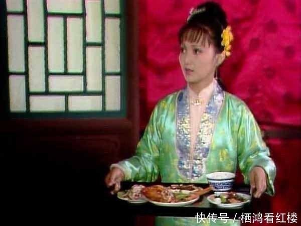 王夫人|贾母将吃剩饭菜赏给儿孙，宠谁给谁？你错了，可不止宠爱这么简单