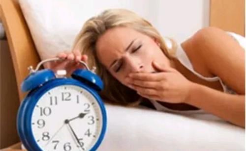 人体每天到底需要多长的睡眠时间，最佳的睡眠时间是几点到几点？