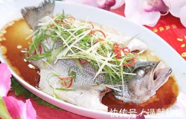 鲈鱼|清蒸鲈鱼时，何时上锅蒸蒸几分钟做好关键5步，鱼鲜嫩没腥味