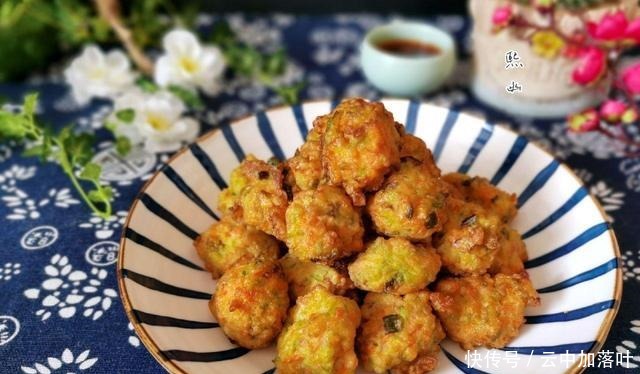 年夜饭,炸萝卜丸子,多加1样食材,不放淀粉不放水,外酥里嫩