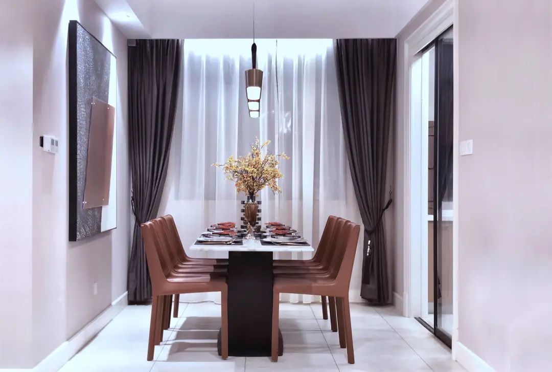 软装|180㎡现代时尚,中性色的空间,暗橙色点缀,带来稳重端庄的氛围