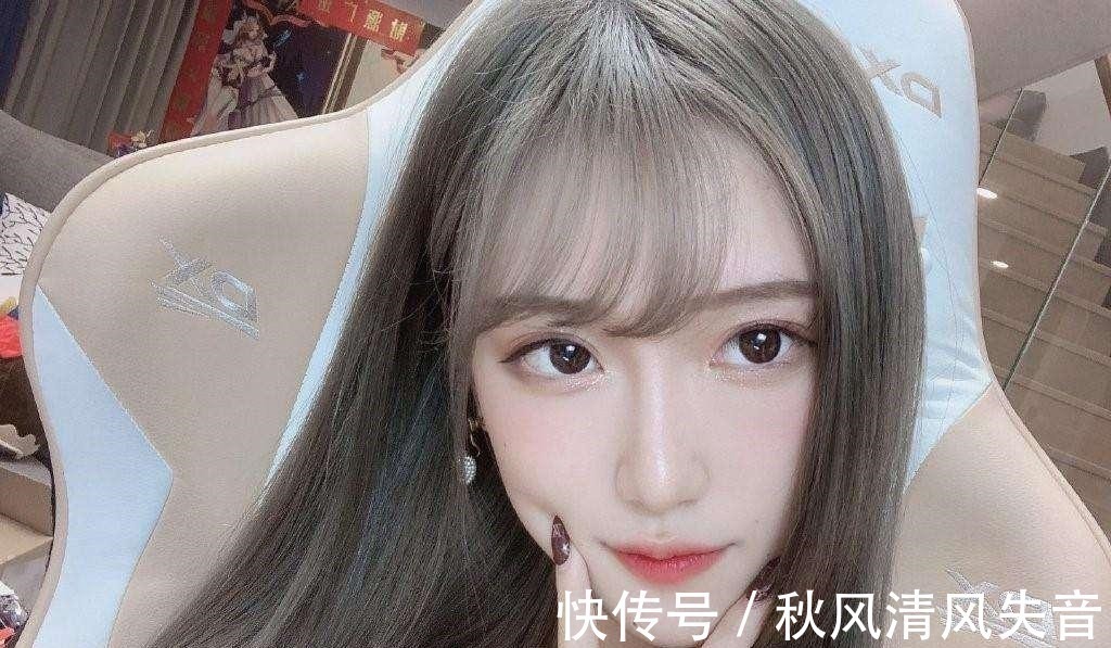 从零开始的异世界生活|腐团儿COS火影纲手,颜值身材神还原,网友千万别挪开麦克风