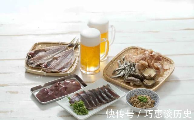 高嘌呤食物|鸡肉的嘌呤含量高有多少,尿酸偏高的人可以吃吗?